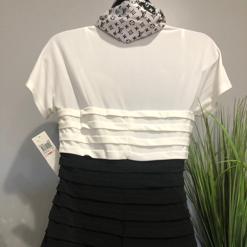 TWO -TONED  RUFFLE DRESS - Picture 3 of 13